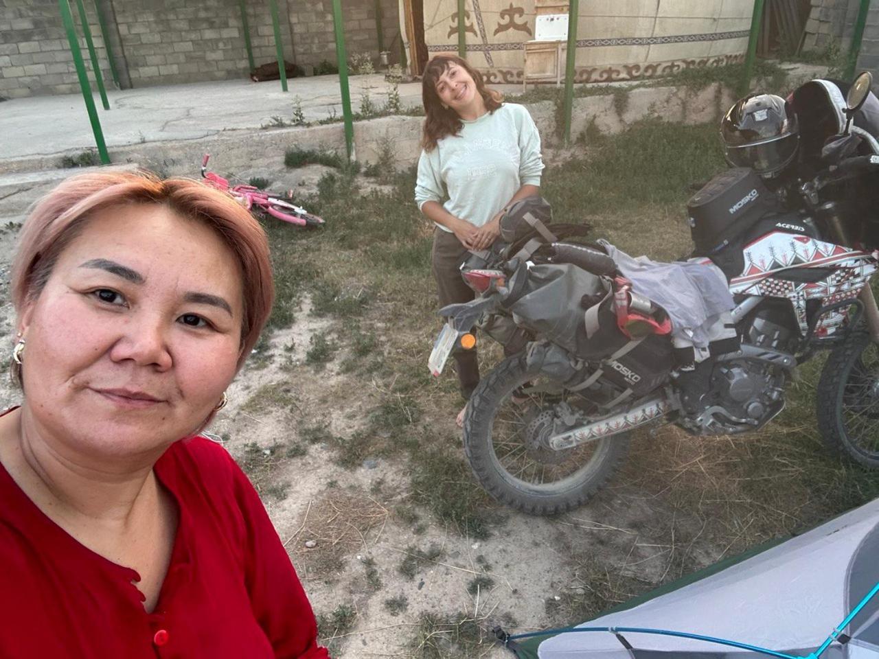 Rozalinda Guesthouse Naryn Екстериор снимка